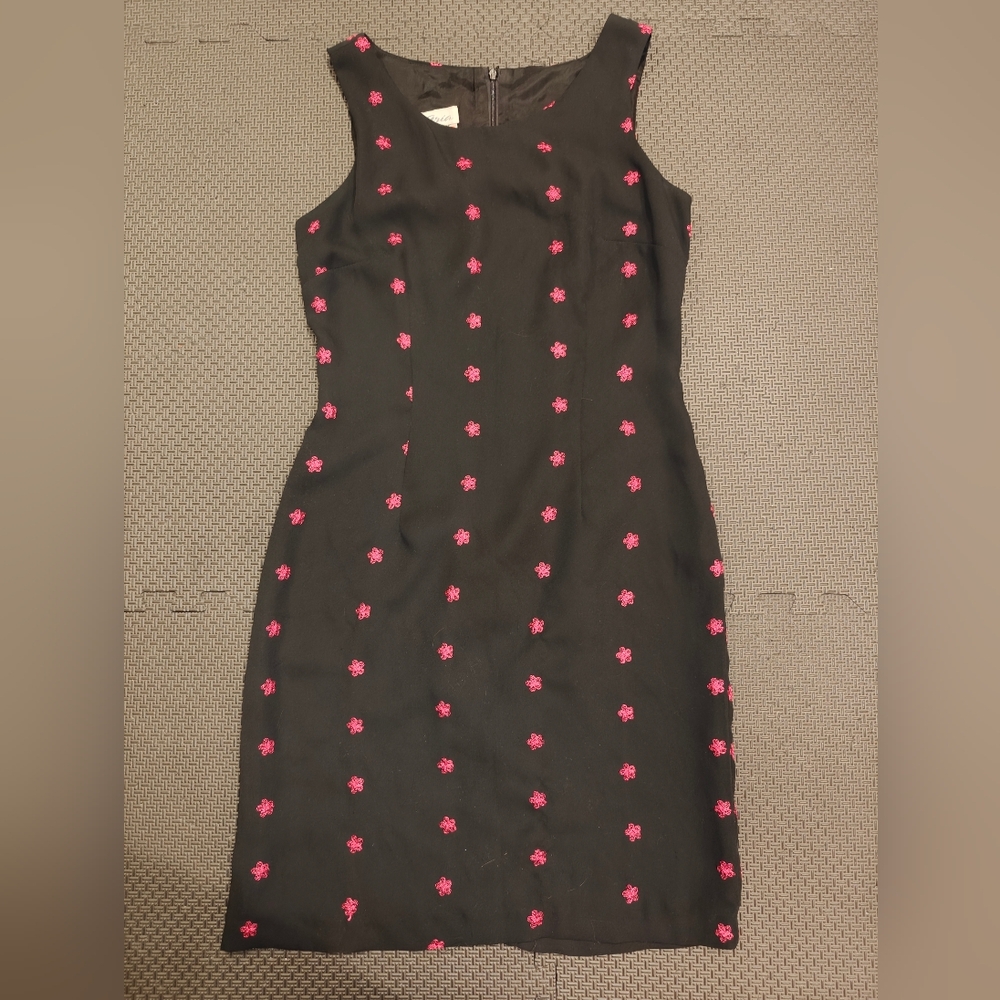 Vintage Black and Pink Floral Embroidery Dress
